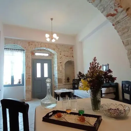 Moscha's Pink House In Chalki