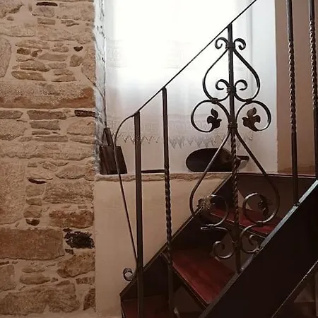 Moscha's Pink House In Chalki Khalkíon